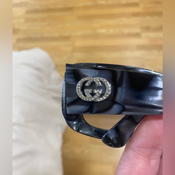 Wavy 🌊GUCCI GG rhinestone Sunglasses with case EUC - Picture 13 of 14
